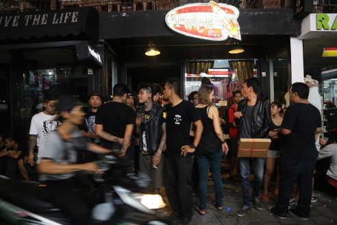 Outside the Bali's legendary underground music venue, the Twice Bar. Photo by: Maria Bakkalapulo © ALL RIGHTS RESERVED
