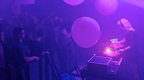 Eclair Fifi at The Art Club, Glasgow School of Art. Photo by Niall Macaulay